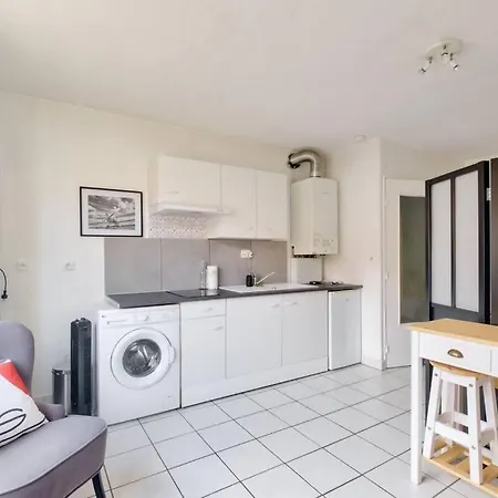 Studio With Garden 10 Min From Metro And Tramway Appartamento Lione